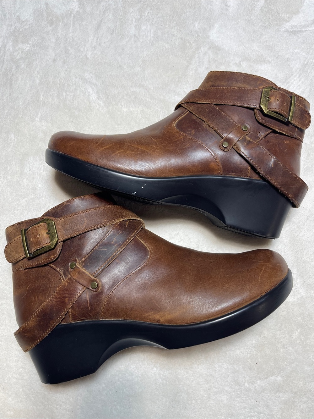 Alegria Eva Brown Leather Ankle Booties with Buckle Size 40
